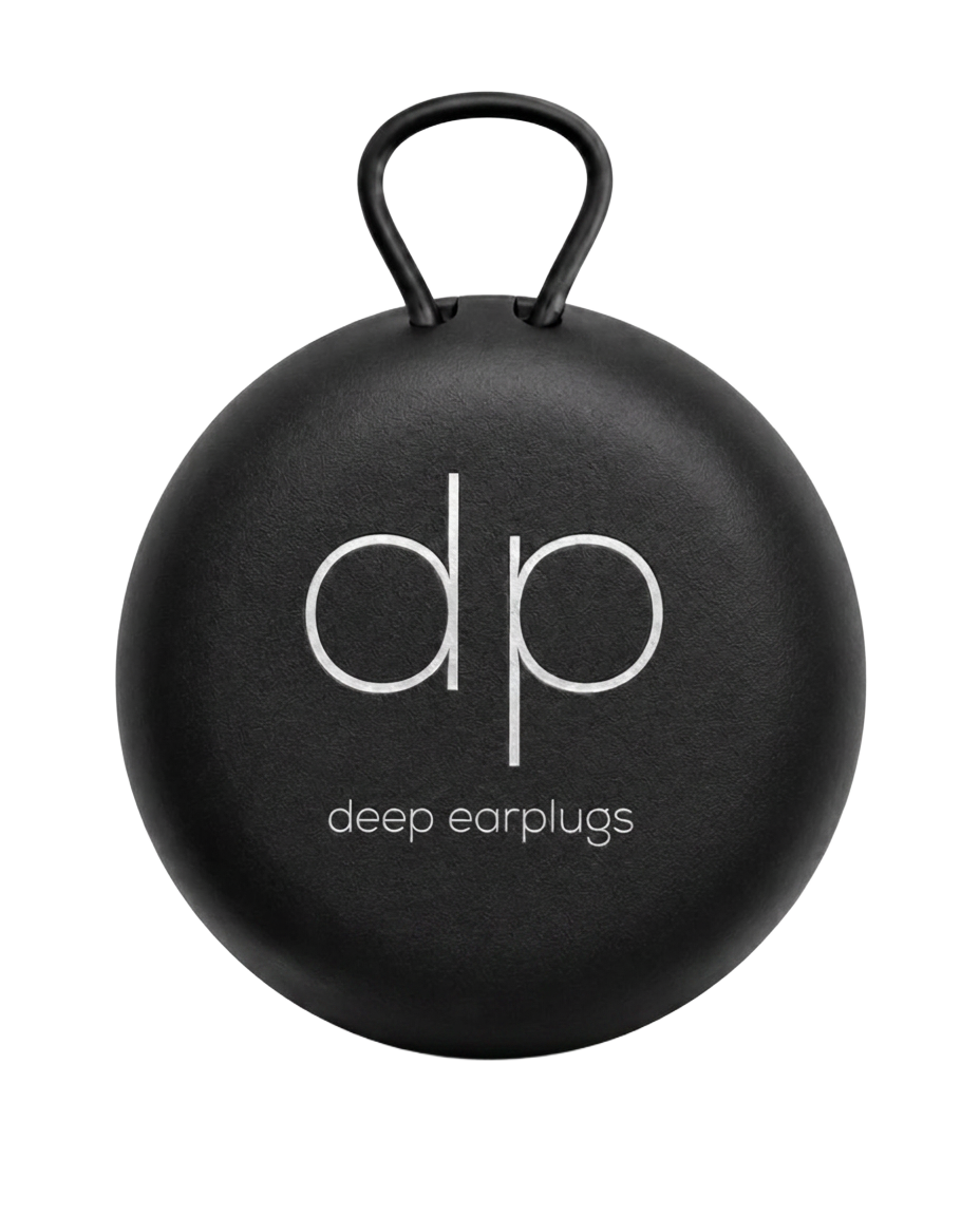 deep adventure — pouzdro s chromovým logem dp